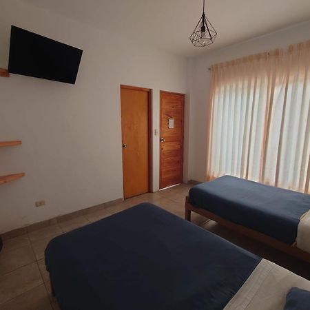 Ravenala Paracas Hostel Bagian luar foto