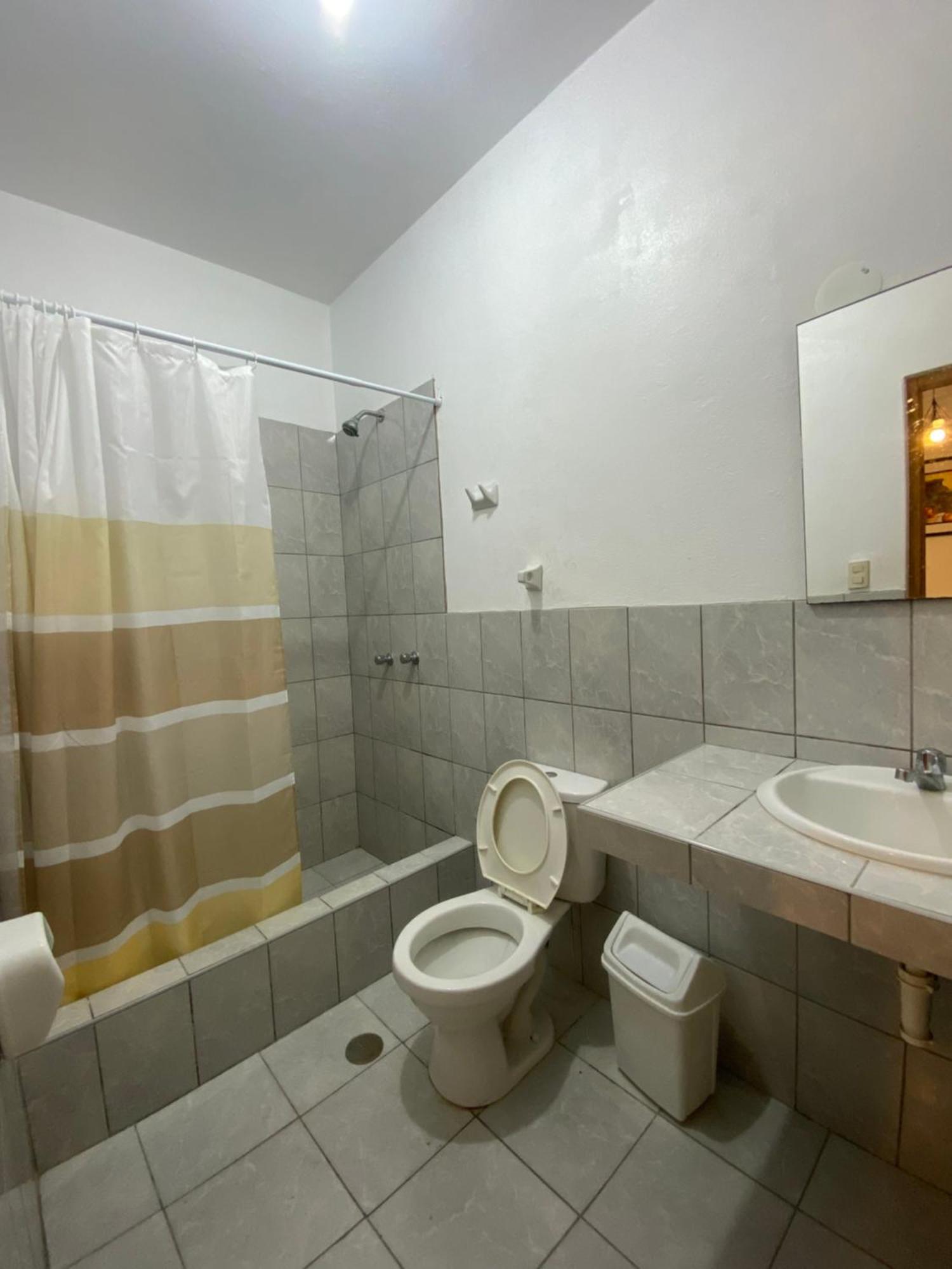 Ravenala Paracas Hostel Bagian luar foto