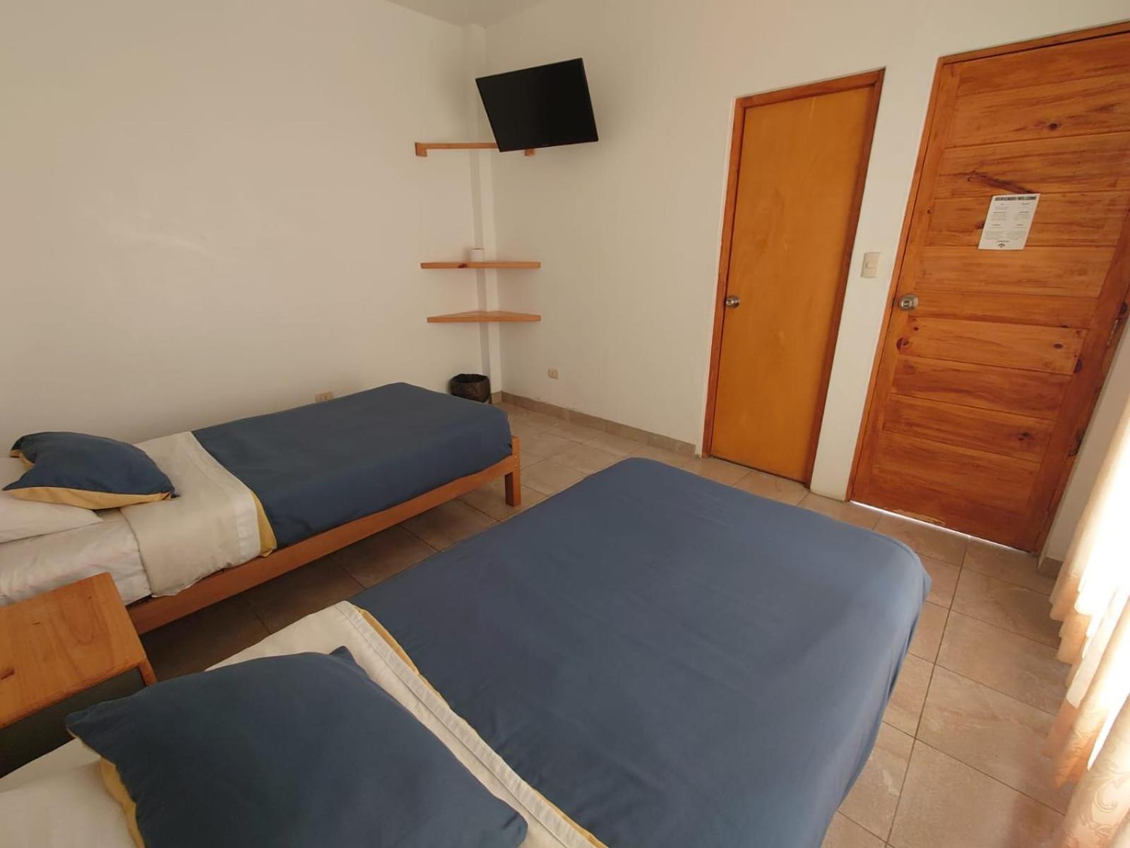 Ravenala Paracas Hostel Bagian luar foto